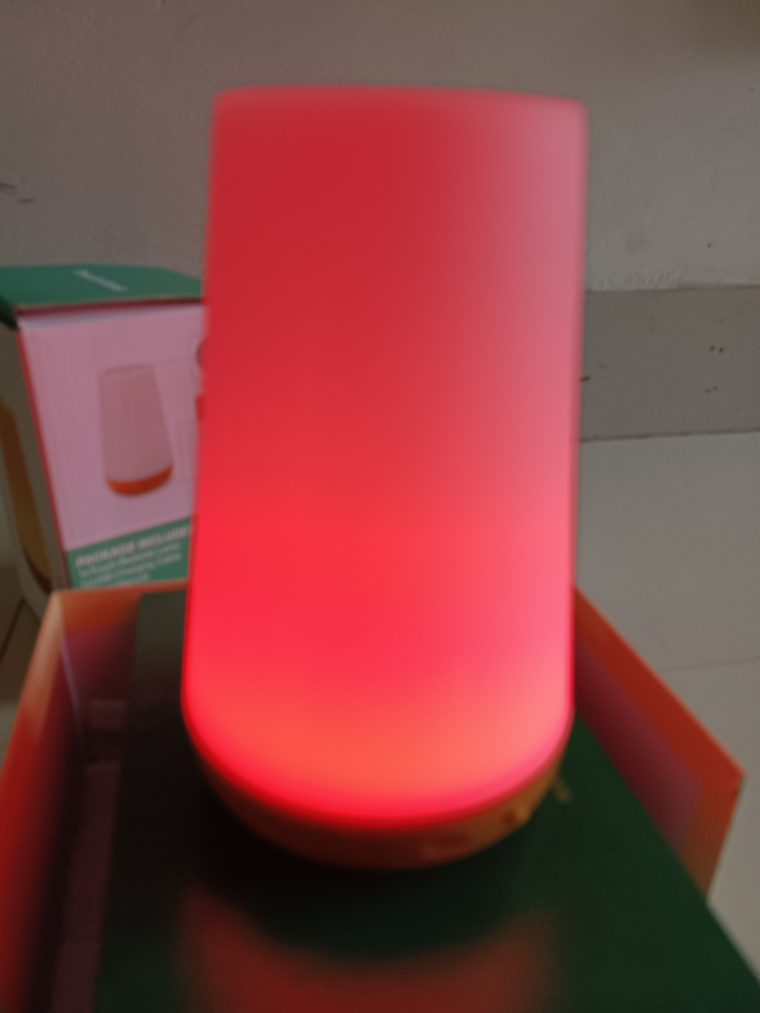 LED Touch Bedside Table Ambiance Lamp – 13 RGB Colours, 5 Brightness Levels, Rechargeable Night Light with Remote (Natural Wood look)