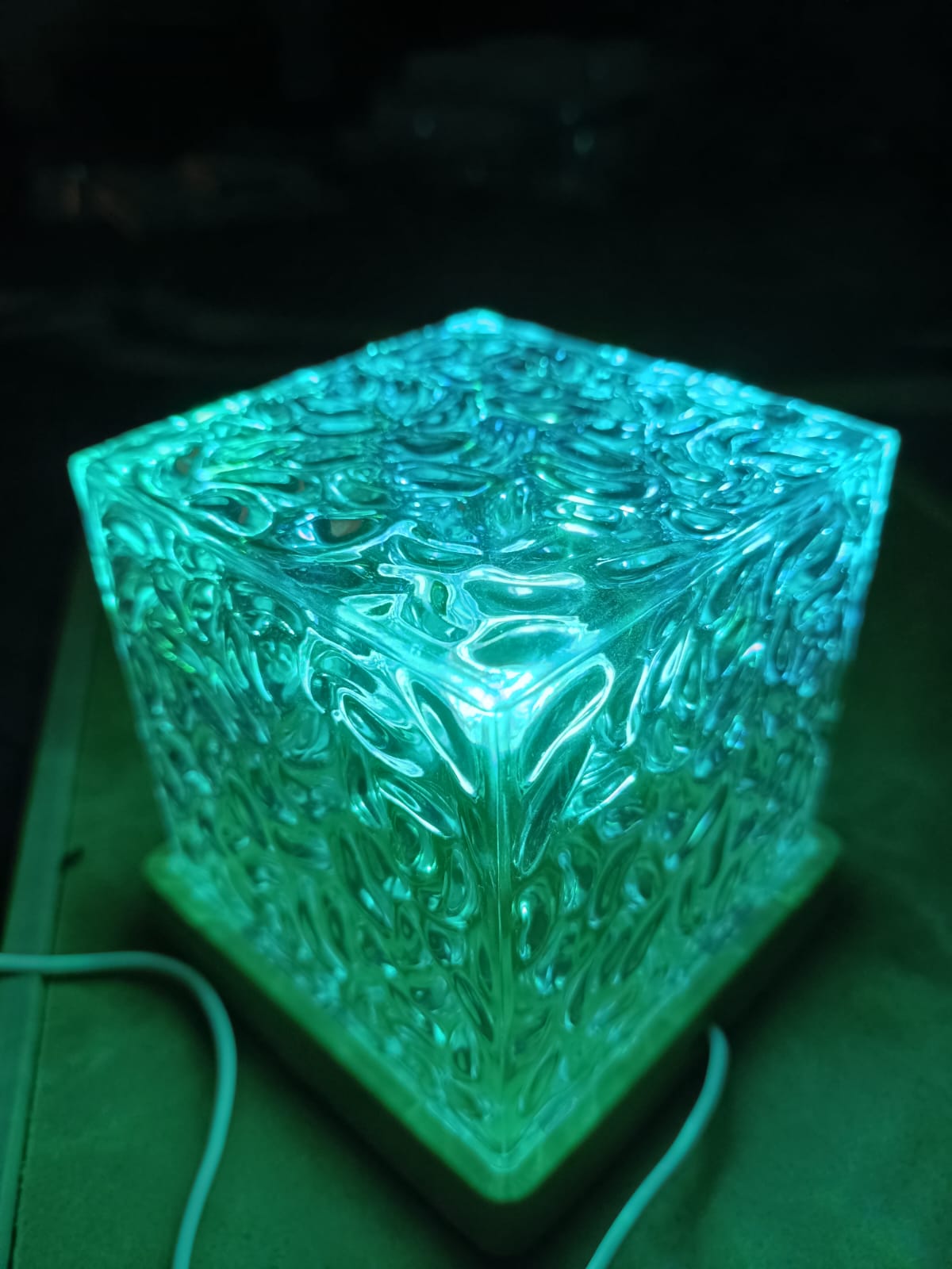 16 Color Crystal Ice Cube Dynamic Water Ripple LED Lamp